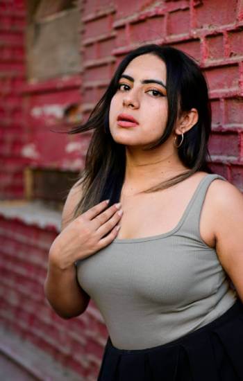 Verified Bangalore call girl Aisha Kapoor – upscale independent escort in Koramangala offering private and safe companionship services